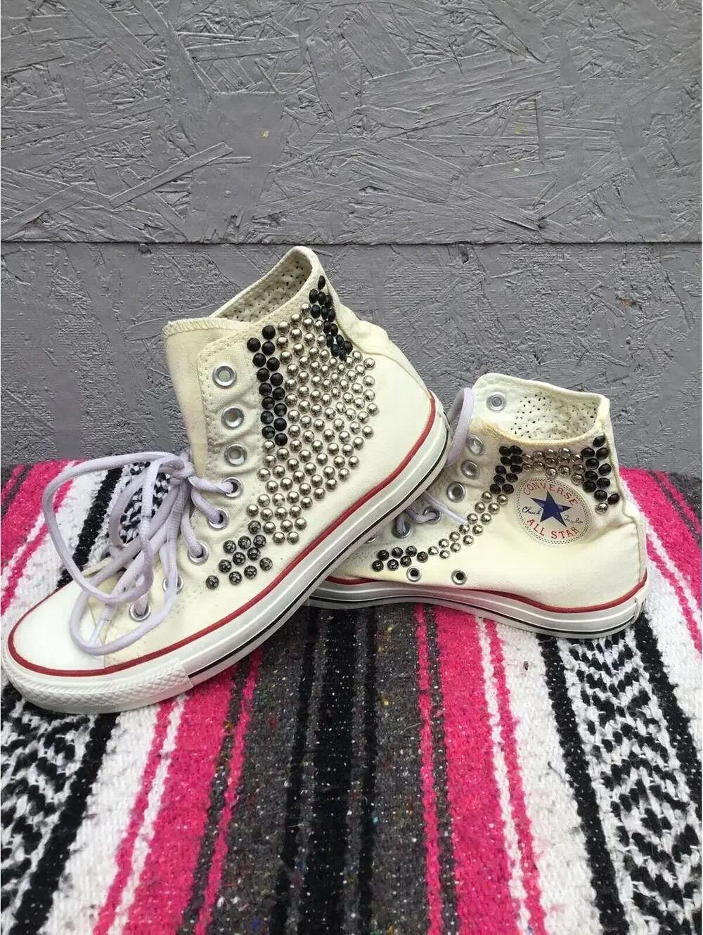 Converse Chuck Taylor Studded High Top Sneakers Cream Canvas Women’s 9 / Men’s 7 - Picture 1 of 8